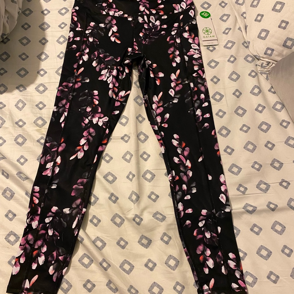 Gaiam high rise 7/8 legging NWT